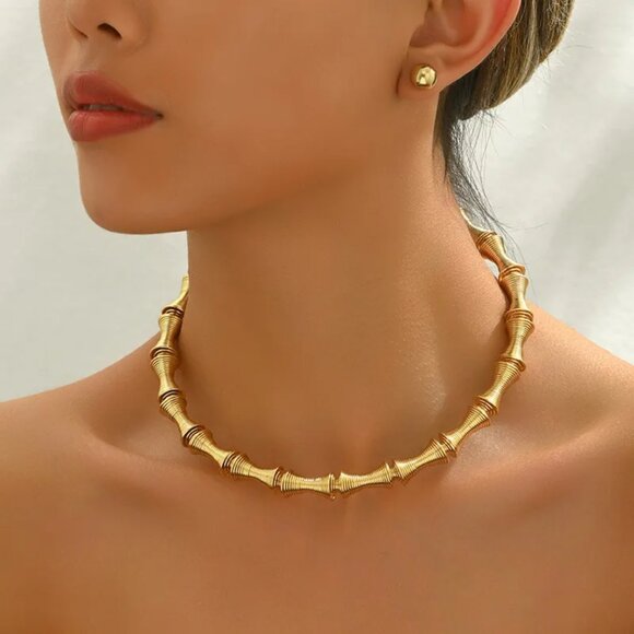 NEW Gold Coil Collar Choker Necklace and Stud Earrings Set - Picture 1 of 5